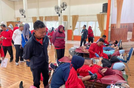 Pontianak, 5 November 2023 -Senam sehat, Donor Darah dan Pengukuhan Pengurus Kampung Donor di Kantor Camat Pontianak Timur-